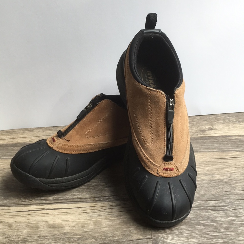 Ryka zip front oxford